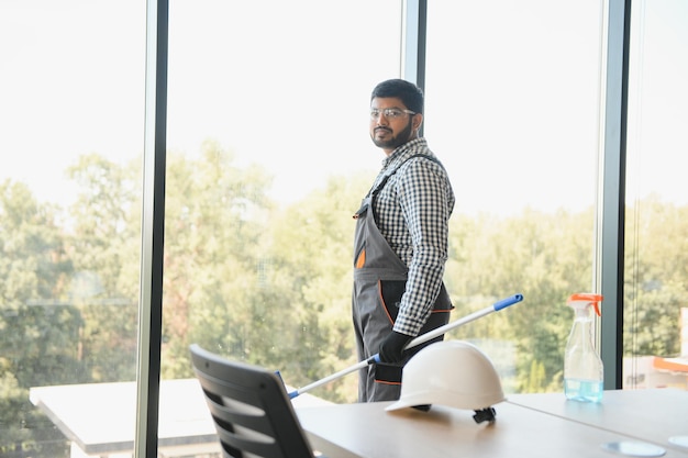 commercial office renovation Dubai